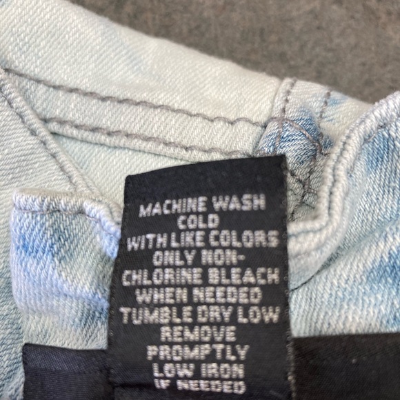 Lane Bryant Size 24 Acid Wash Jean Capris - Inseam 20 inches - Picture 9 of 9